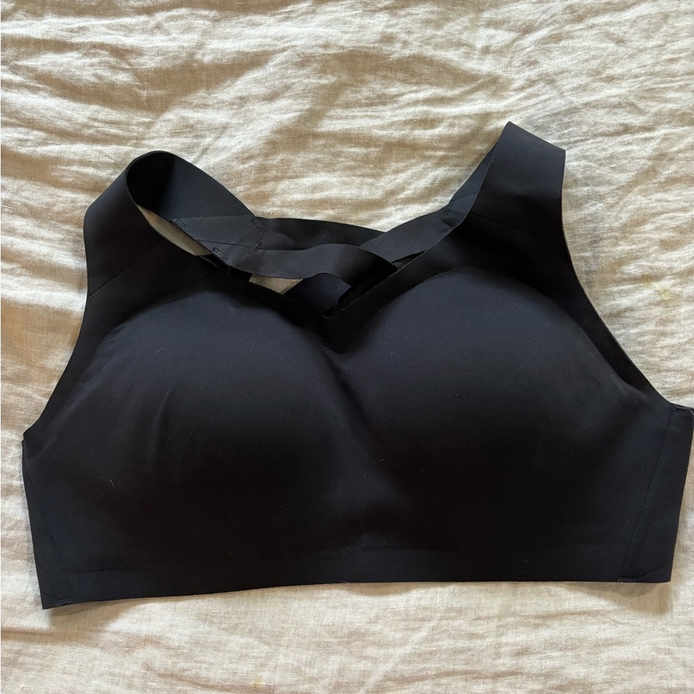 Lululemon sports bra black size 32DD